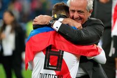 Desde Qatar vienen por Juanfer Quintero. Desde Qatar vienen por Juanfer Quintero.