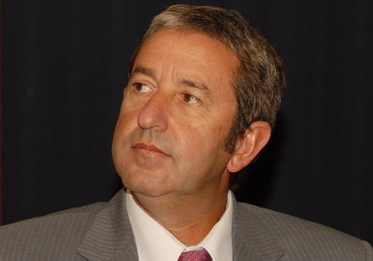 El vicepresidente Julio Cobos, homenajeado por alumnos. Foto: MDZ