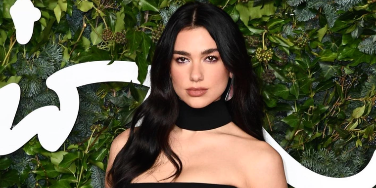 Dua Lipa apuesta por las modas y tendencias a la hora de elegir sus looks. Foto: Instagram @dualipa
