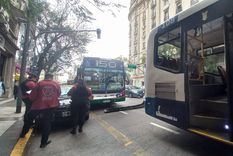 La Policía de la Ciudad trabaja en la zona tras el impacto entre los colectivos.&nbsp;