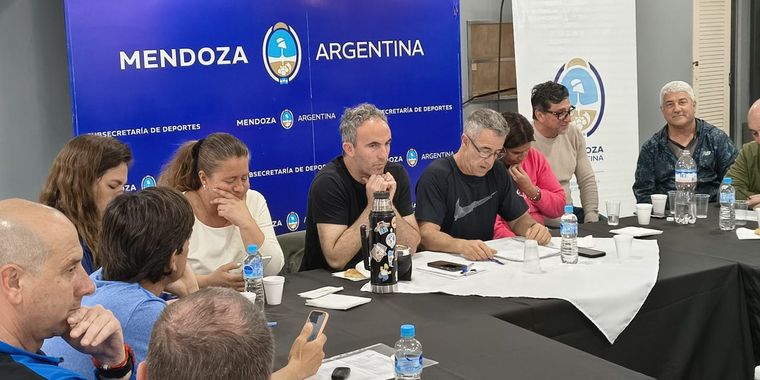 Mauricio Ginestar encabezó el encuentro en la Subsecretaría de Deportes.&nbsp;