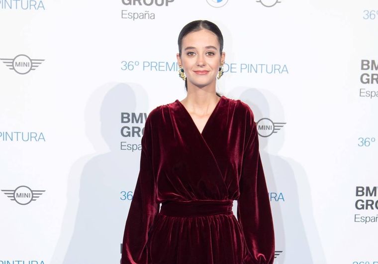 Victoria Federica y Olivia Palermo coinciden en un traje parecido, pero lo usan para distintos eventos. Foto: Woman