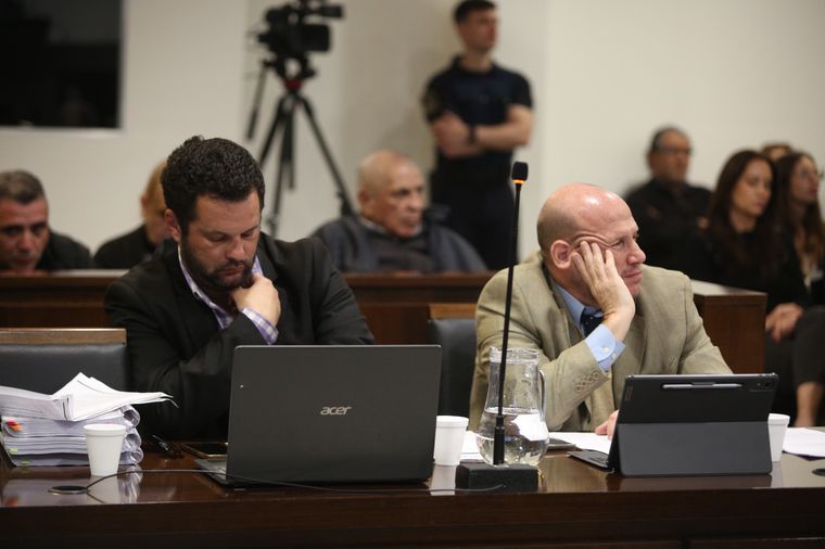 La defensa del policía. La defensa del policía.