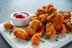 Nuggets de pollo Una receta muy simple para hacer nuggets caseros Foto: Shutterstock Nuggets de pollo Una receta muy simple para hacer nuggets caseros Foto: Shutterstock