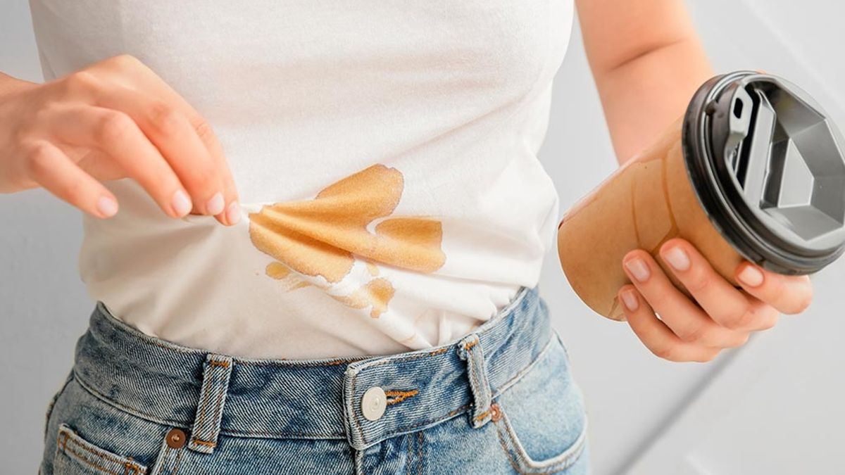 Cómo limpiar manchas de café en ropa blanca sin dañarla