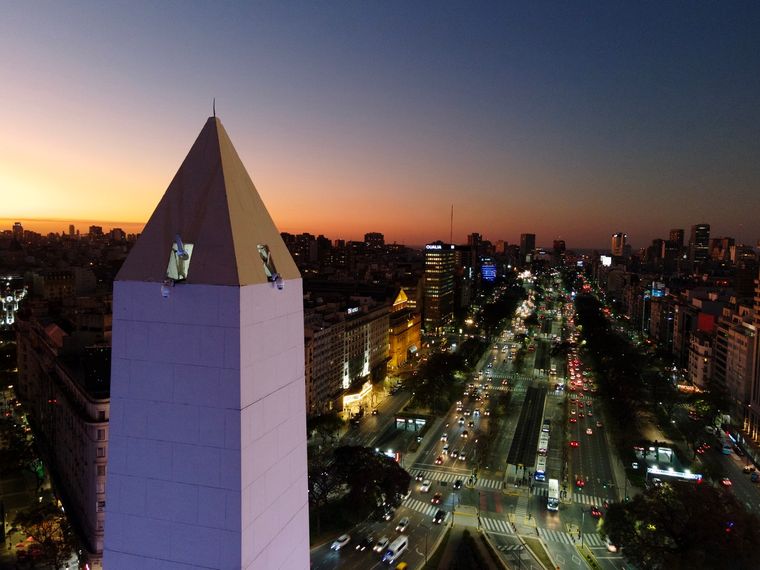 La ciudad de Buenos Aires celebrará este sábado los 90 años del Obelisco con una gran fiesta sobre la avenida Corrientes.