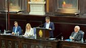 Por primera vez en la Legislatura bonaerense, un gobernador da un discurso de apertura de sesiones ordinarias parado frente a un atril Por primera vez en la Legislatura bonaerense, un gobernador da un discurso de apertura de sesiones ordinarias parado frente a un atril
