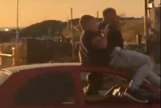 La acción de los dos jóvenes fue repudiada por quienes grabaron el episodio