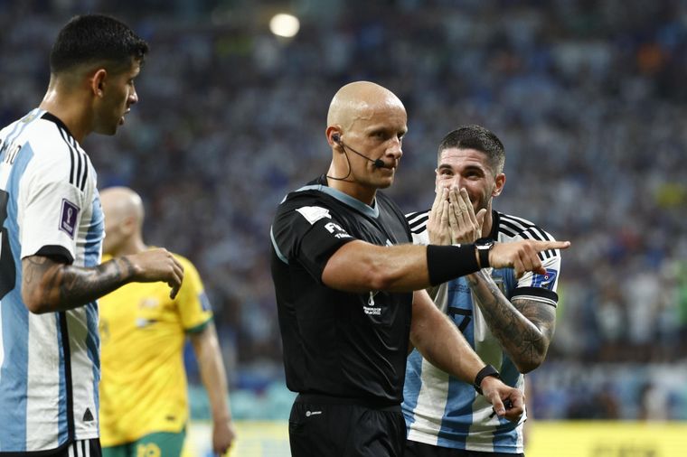 Marciniak ya dirigió a la Selección argentina: fue ante Australia por los octavos de final. Foto: EFE