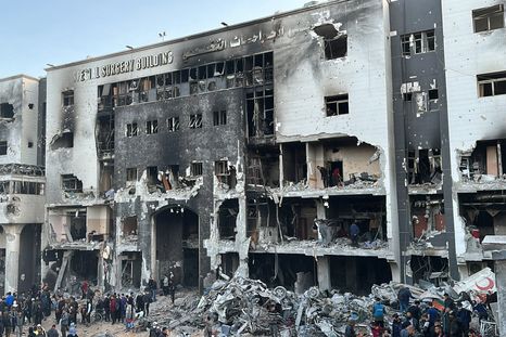 El hospital Al-Shifa, en Gaza, fue bombardeado el año pasado.