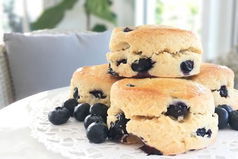 Animate a esta receta de scones con arándanos y llená tu cocina de aroma. Animate a esta receta de scones con arándanos y llená tu cocina de aroma.