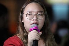 Panusaya Sithijirawattanakul leyó un manifiesto de 10 puntos en agosto desafiando a la monarquía tailandesa. Foto: BBC