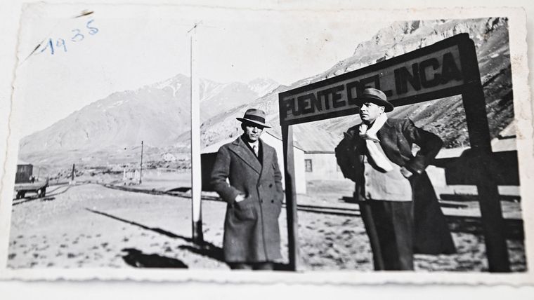 La estación Puente del Inca del Transandino. La estación Puente del Inca del Transandino.
