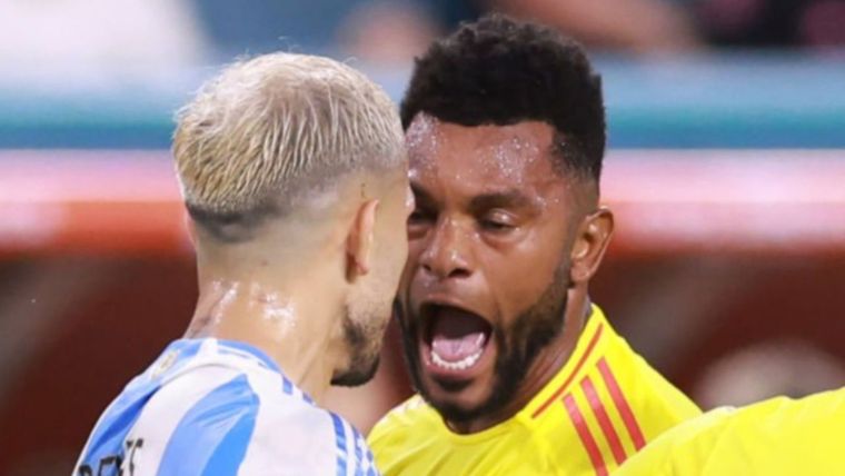 El cara a cara de Paredes con Borja. Foto: Redes Sociales