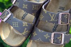 Modelo de calzado Birkenstock. Foto: thecustommovement.com