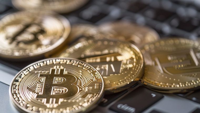 El bitcoin tocó fondo y la criptomoneda generó un sismo en el mercado. Foto: Imagen ilustrativa MDZ