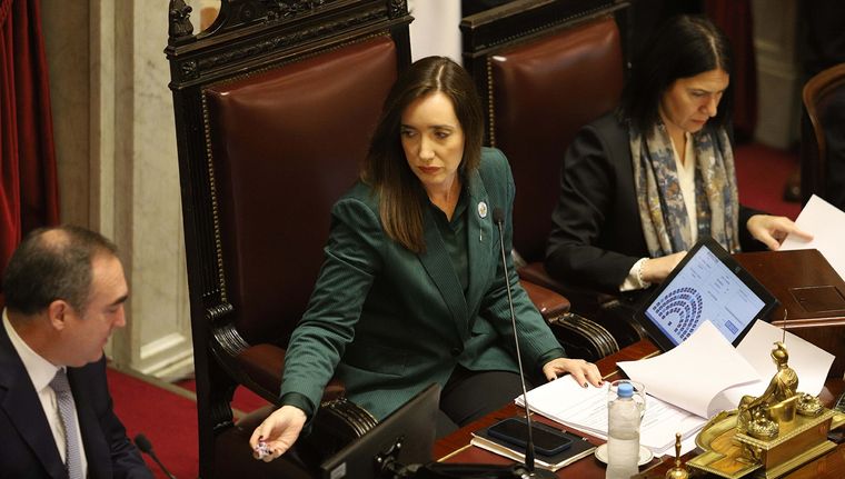 La vicepresidenta Victoria Villarruel envió un mensaje por las fiestas y aclaró su rol en el aumento de las dietas de los senadores. Foto: NA