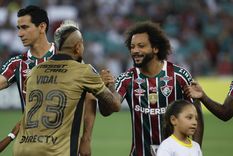 El saludo protocolar entre ambos. Despupes fue todo tensión. Foto: EFE