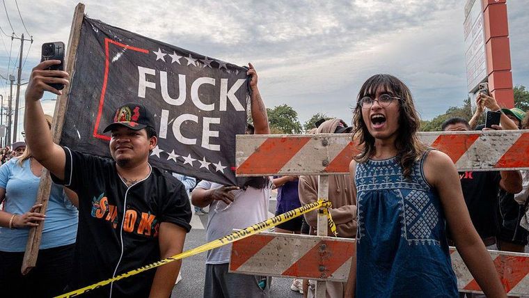Un agente de ICE hirió de un disparo a un repartidor venezolano en Austin.
