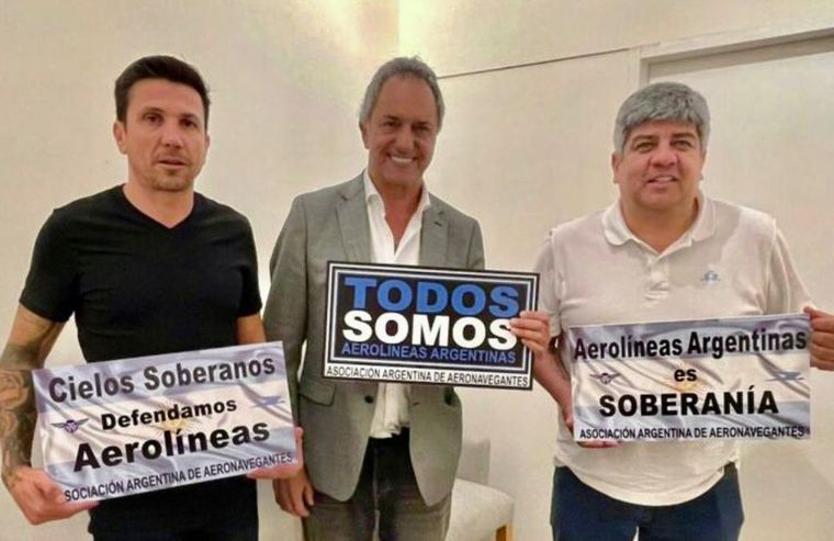 El precandidato presidencial Daniel Scioli y el secretario general de CGT y adjunto de Camioneros, Pablo Moyano. Foto: Prensa.