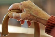 El Gobierno clausuró un geriátrico, pero al mismo tiempo premió a sus propietarios.&nbsp;