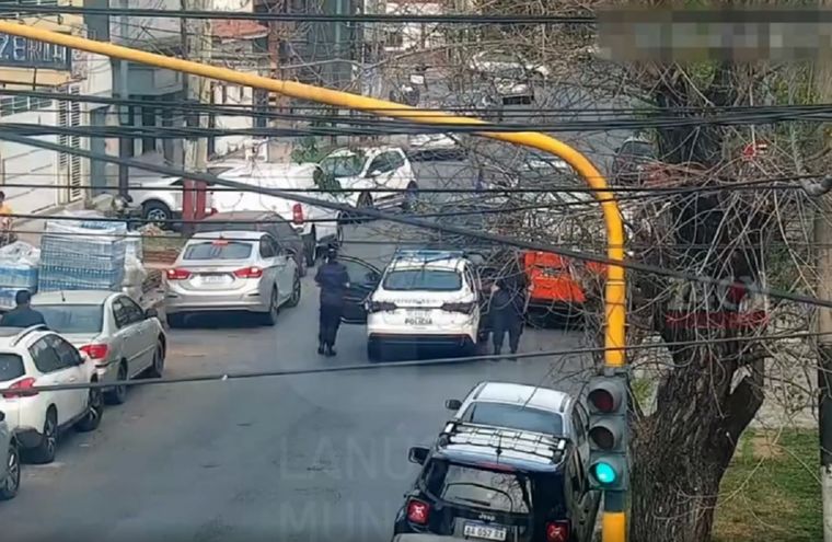El operativo fue captado por las cámaras de monitoreo de la zona