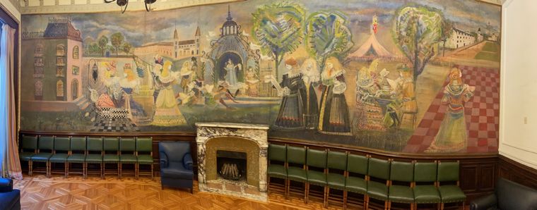 Las Mujeres sabias instalado en el Salón Soldi del Colegio de Escribanos de Buenos Aires. Foto: Gentileza: Colegio de Escribanos de Buenos Aires.