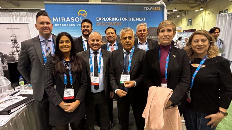 Cornejo presentó en Canadá el plan político para impulsar la minería en Mendoza. Foto: Gentileza