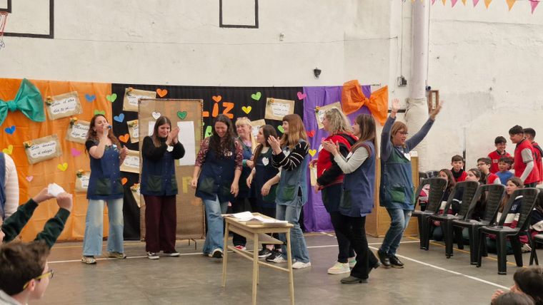 Sus estudiantes han ganado el bronce del Unesco Mondialogo (2006) Sus estudiantes han ganado el bronce del Unesco Mondialogo (2006)