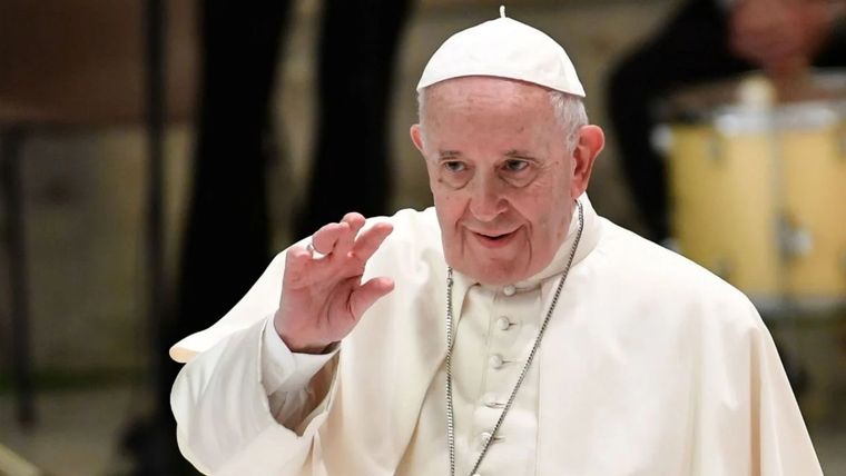El papa Francisco murió durante la mañana del lunes