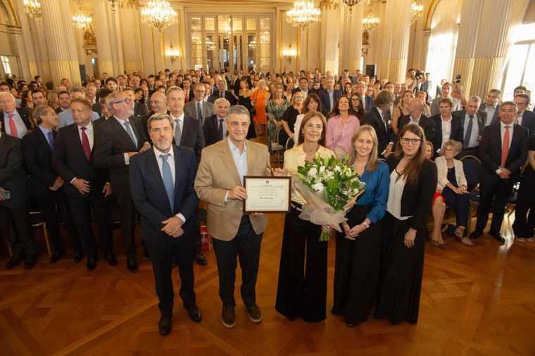 Matías López, Jorge Macri, Marcela De Langhe, Clara Muzzio y María Inés Parry. Matías López, Jorge Macri, Marcela De Langhe, Clara Muzzio y María Inés Parry.