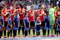 Un jugador importante de Bélgica abandonó temporalmente el Mundial y recibió duras críticas.