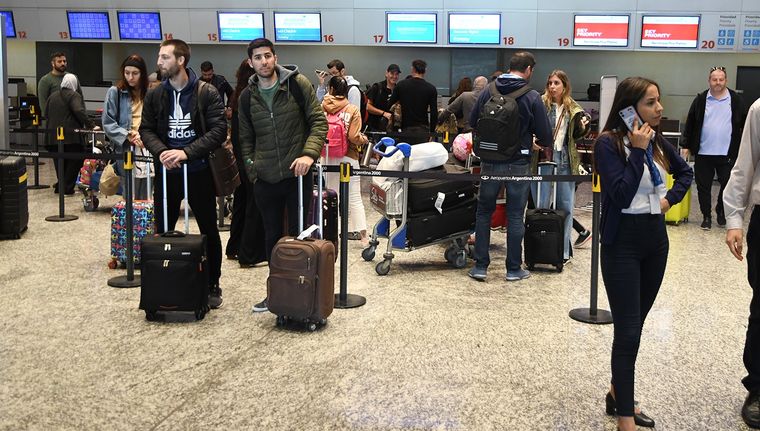 Agencias de viaje, en pie de guerra contra el DNU Foto: ALF PONCE MERCADO / MDZ