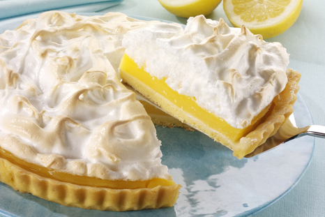 Tarta de limón con merengue casera y refrescante: receta paso a paso. Tarta de limón con merengue casera y refrescante: receta paso a paso.