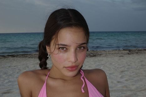 La bikini más cool del verano es la que eligieron Emilia Mernes y Ester Expósito Foto: Instagram