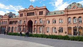 Los periodistas de la Rosada advierten que los hermanos Milei les prohíben incluso a los mozos hablar con ellos