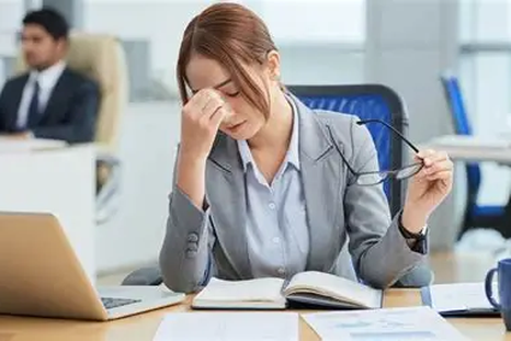 La saturación actual nos ha vuelto inmunes al impacto inicial de lo novedoso. La saturación actual nos ha vuelto inmunes al impacto inicial de lo novedoso.