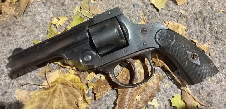 Arma que tenían los jóvenes en su poder Foto: Ministerio de Seguridad