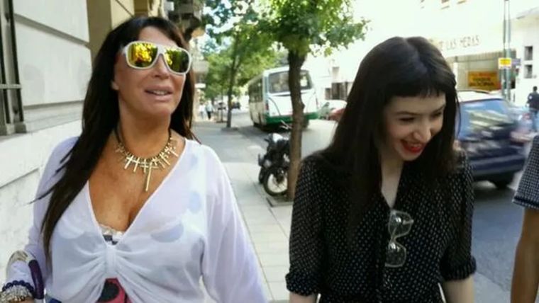 Sofia sorprendió al encarnar a su madre para la serie de Netflix. / Captura de pantalla