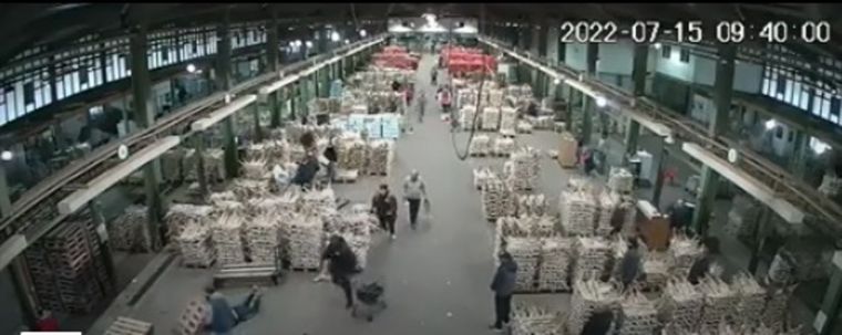 El hecho fue captado por las cámaras de seguridad