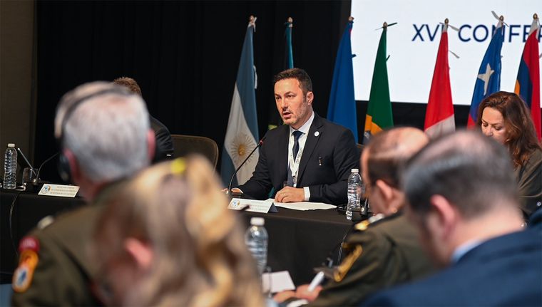 Luis Petri es el anfitrión de la cumbre de ministros de Defensa que se realiza en Mendoza. Foto: Ministerio de Defensa