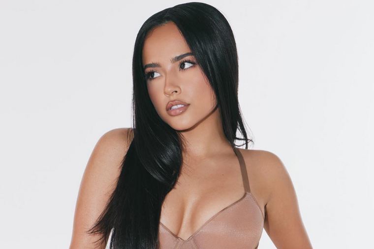 Becky G es muy conocida por llevar un estilo atrevido y único.