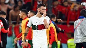 El palito de Bruno Fernandes a Cristiano Ronaldo tras la expulsión ante Irlanda. El palito de Bruno Fernandes a Cristiano Ronaldo tras la expulsión ante Irlanda.