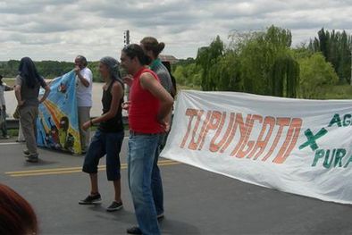 MDZol | Algunos de los manifestantes. Foto: Lucas Taboada / MDZ