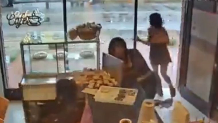 El hecho ocurrió en una panadería ubicada sobre el Boulevard Los Granaderos al 2000.