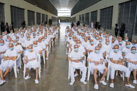 Más de 250 de los imputados están recluidos en el Centro de Confinamiento del Terrorismo (Cecot). Más de 250 de los imputados están recluidos en el Centro de Confinamiento del Terrorismo (Cecot).