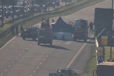 Un fuerte operativo se desplegó en la zona del accidente.