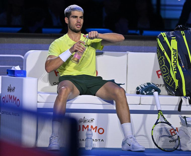 Alcaraz confirmó su baja por lesión y es un gran golpe para España.