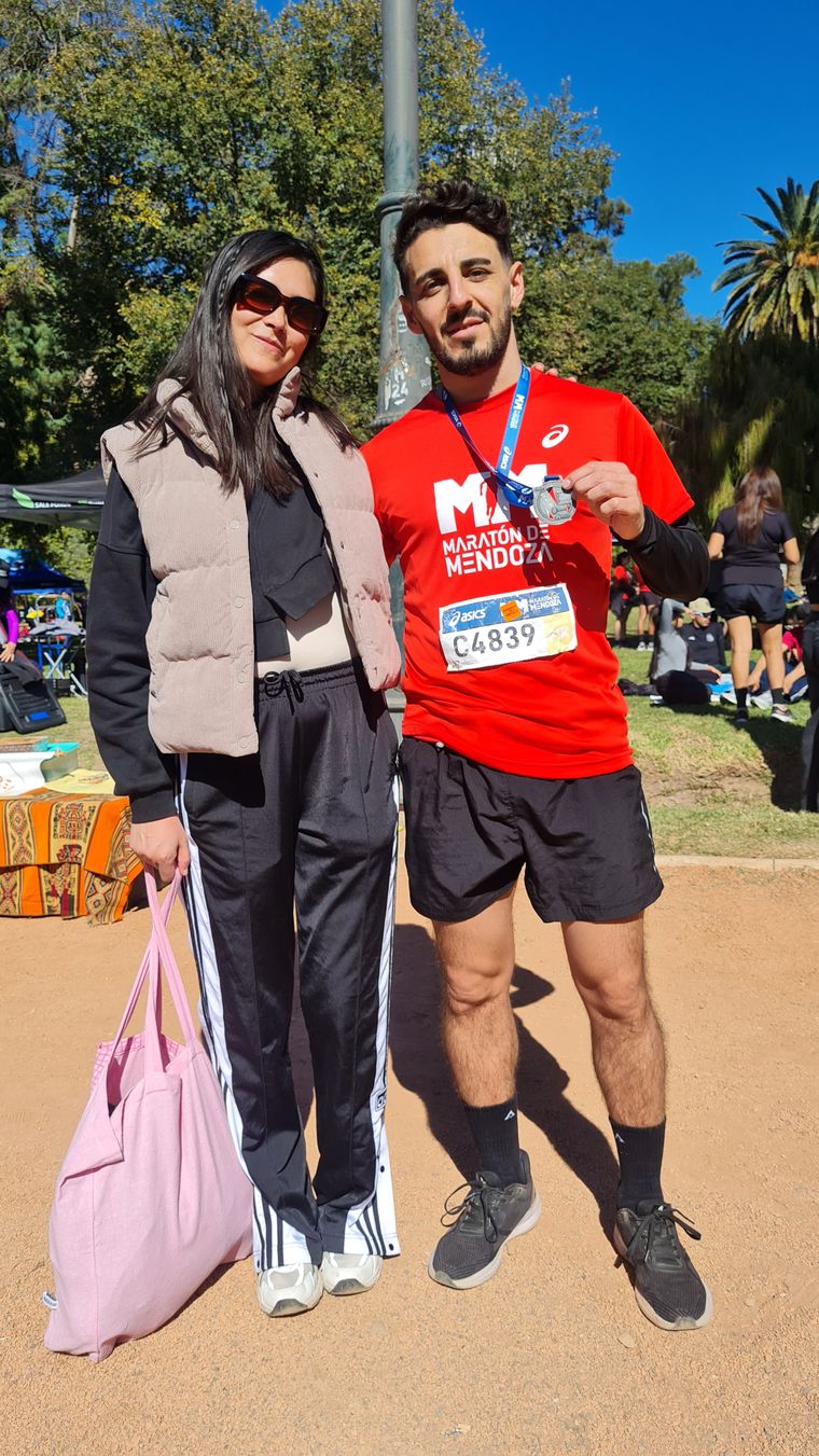 Soledad acompañó a Iván que hizo 21km. Soledad acompañó a Iván que hizo 21km.