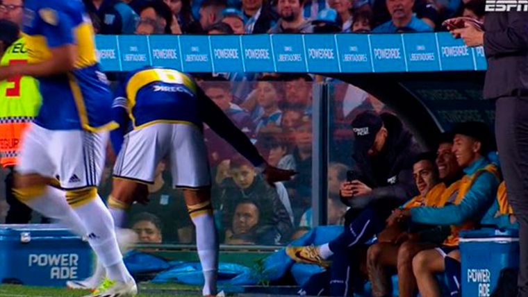 Marcos Rojo saludó a Almendra en la previa al Racing-Boca